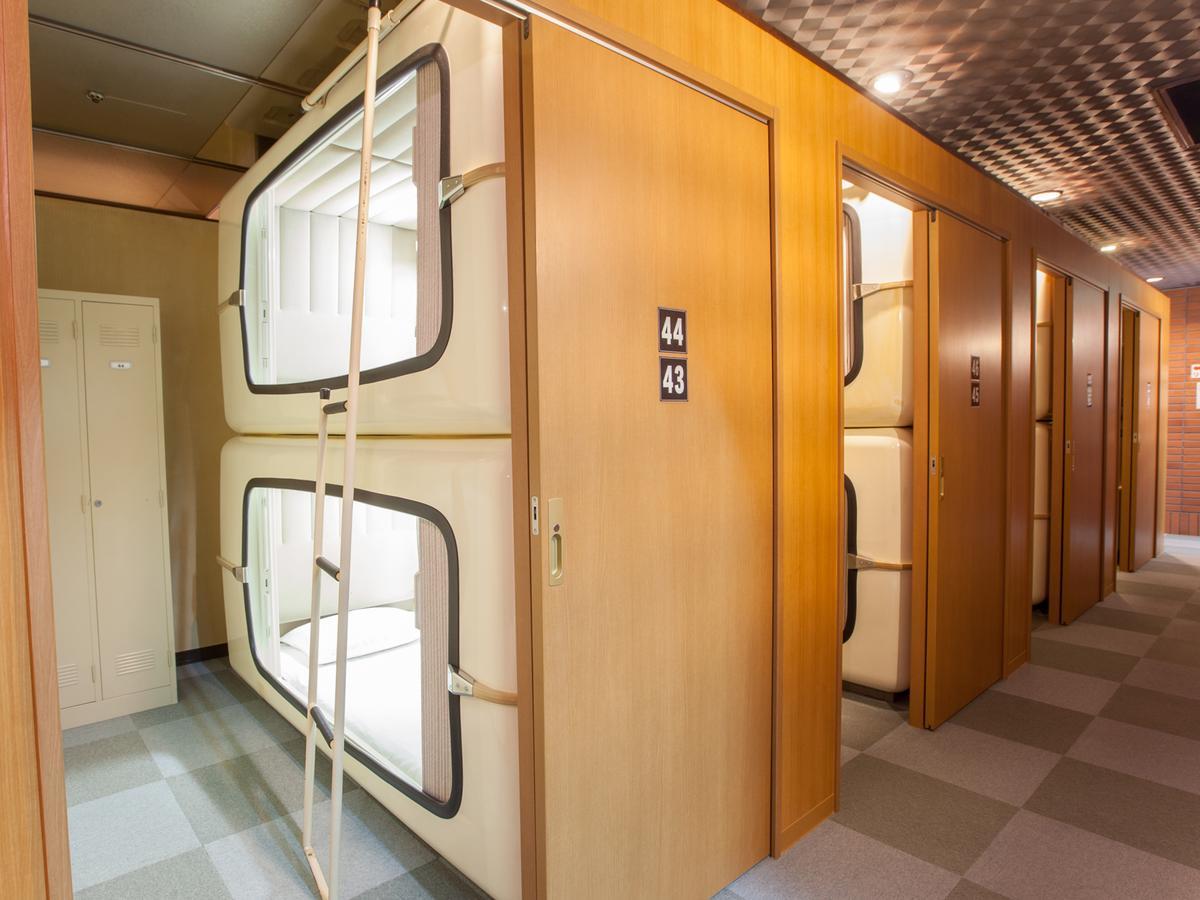 Capsule Hotel New Grand Matsuyama  Buitenkant foto